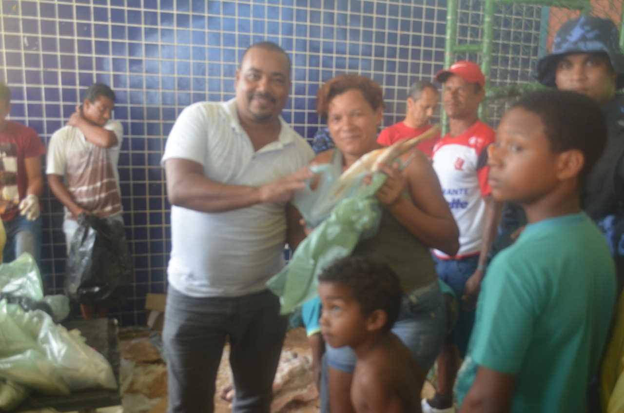 Camacã: Prefeitura faz entrega de quase 20 mil kg de  peixe a população carente e garante a alimentação da Semana Santa
